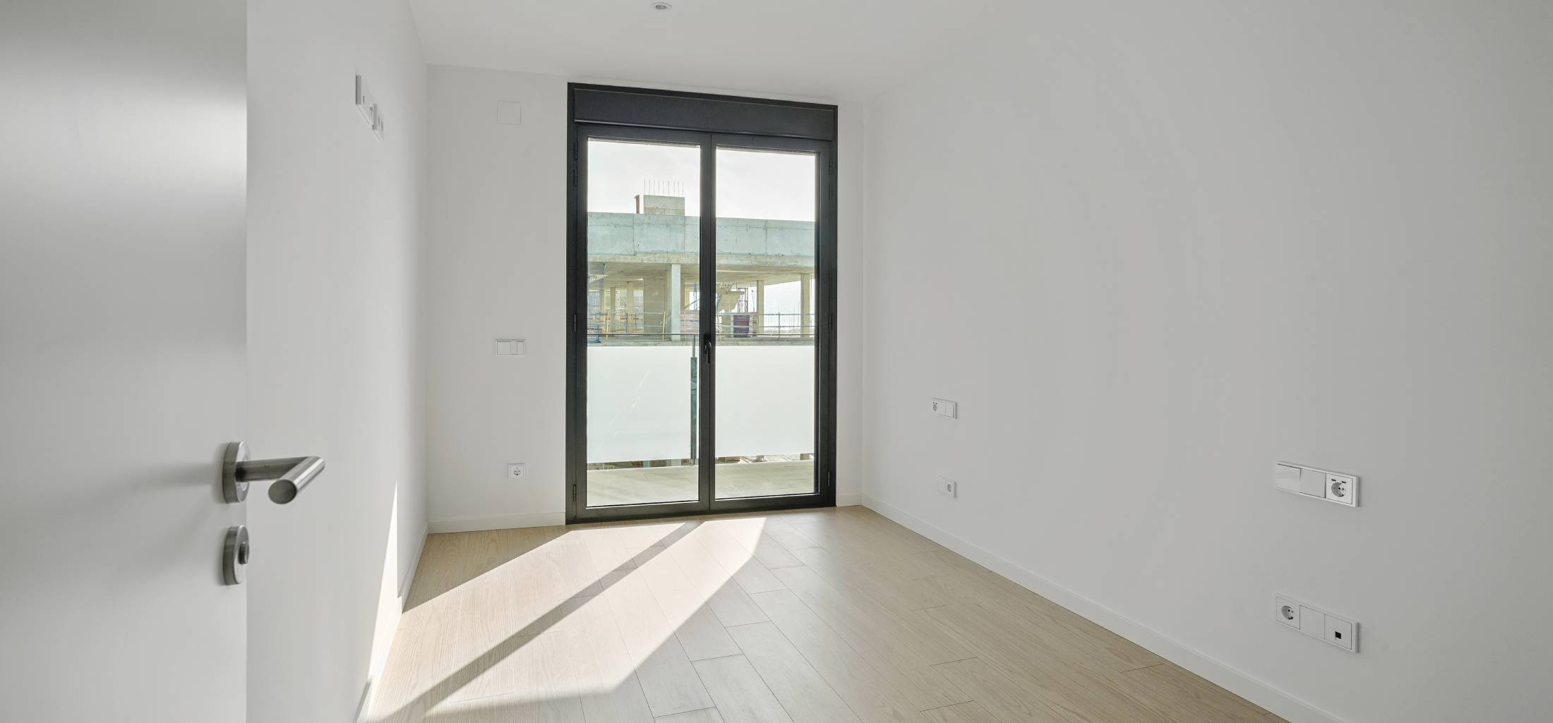 pages/flats/marobert-badalona.image_seo.floor_1_portal_A_door_2_4
