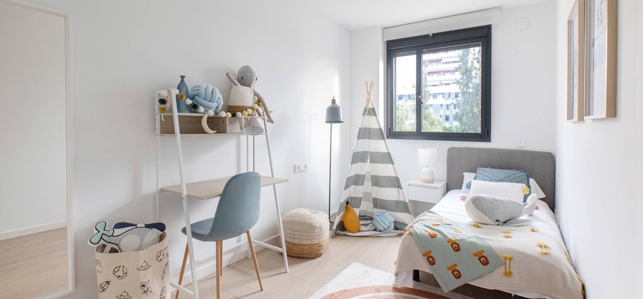 Double bed of apartment for rent in Marobert | Badalona 