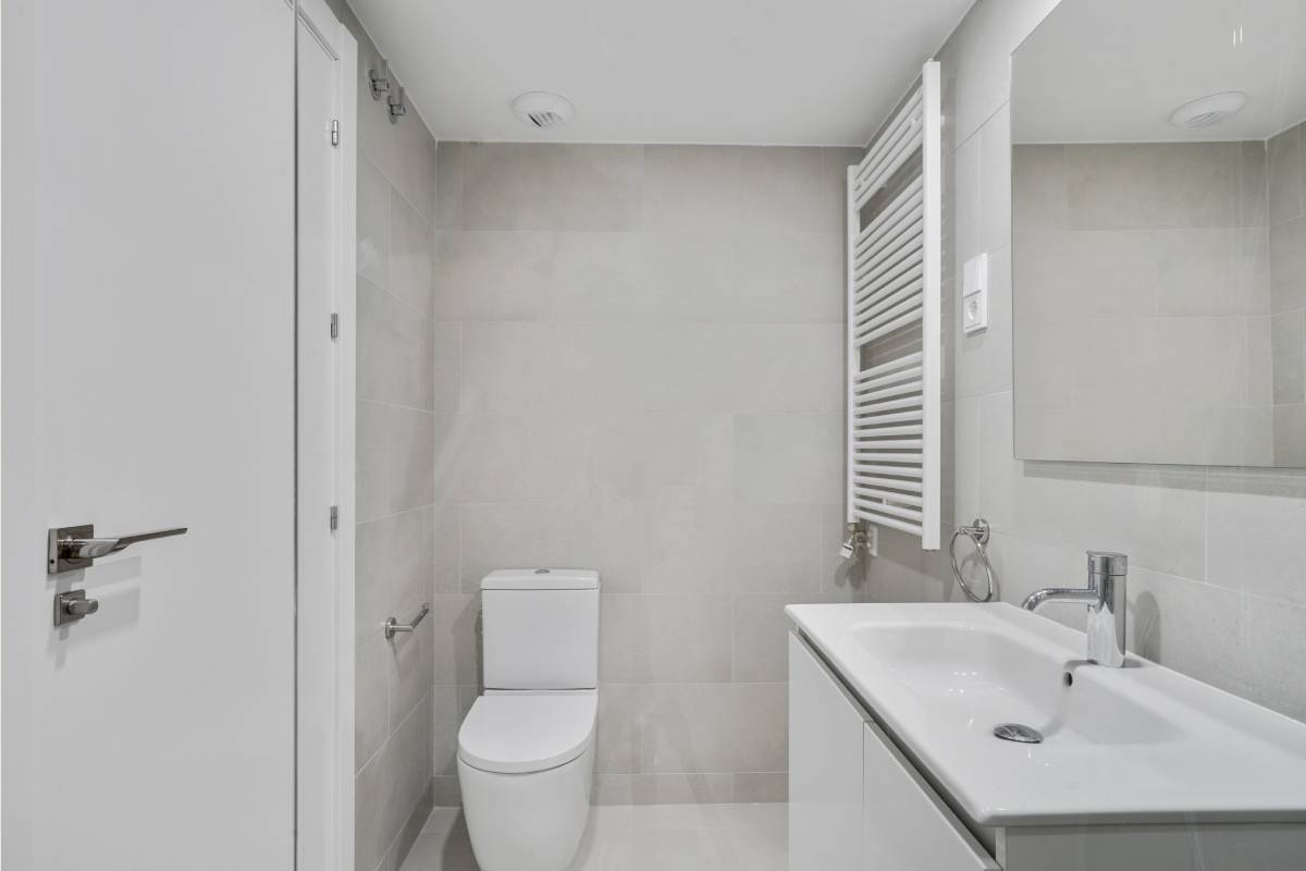 Bathroom | Marina del Prat Vermell 